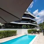Luxury Twin